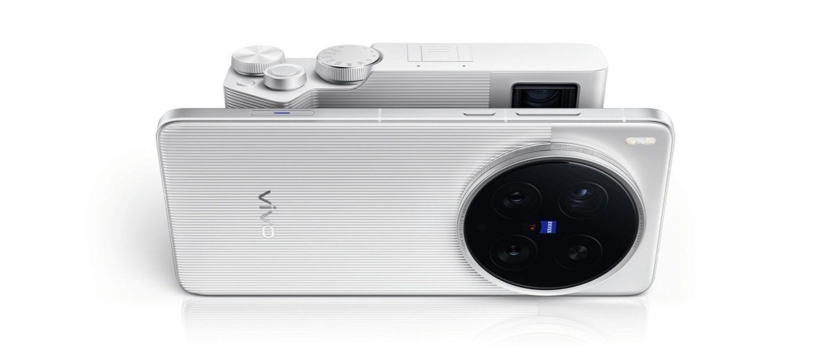 vivo X200 Ultra debuts with an add-on lens, X200s tags along with a huge battery